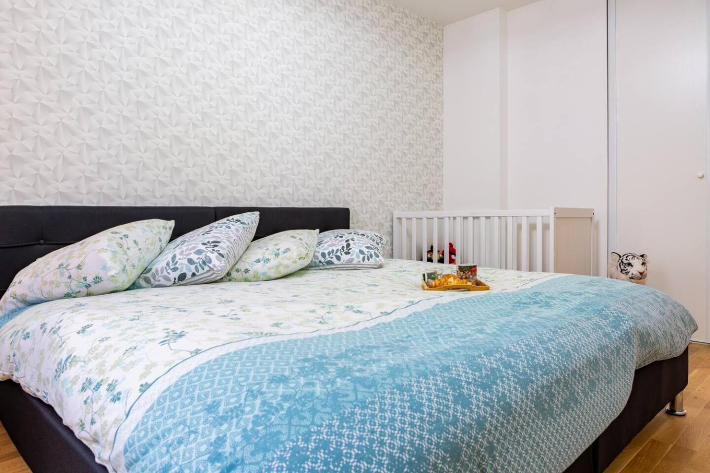 Apartment Paris I 77m Cosy I Proche Metro 11 - Possibility Of Direct Reservation With No Taxe By Asking A Question At Establishment Bagnolet