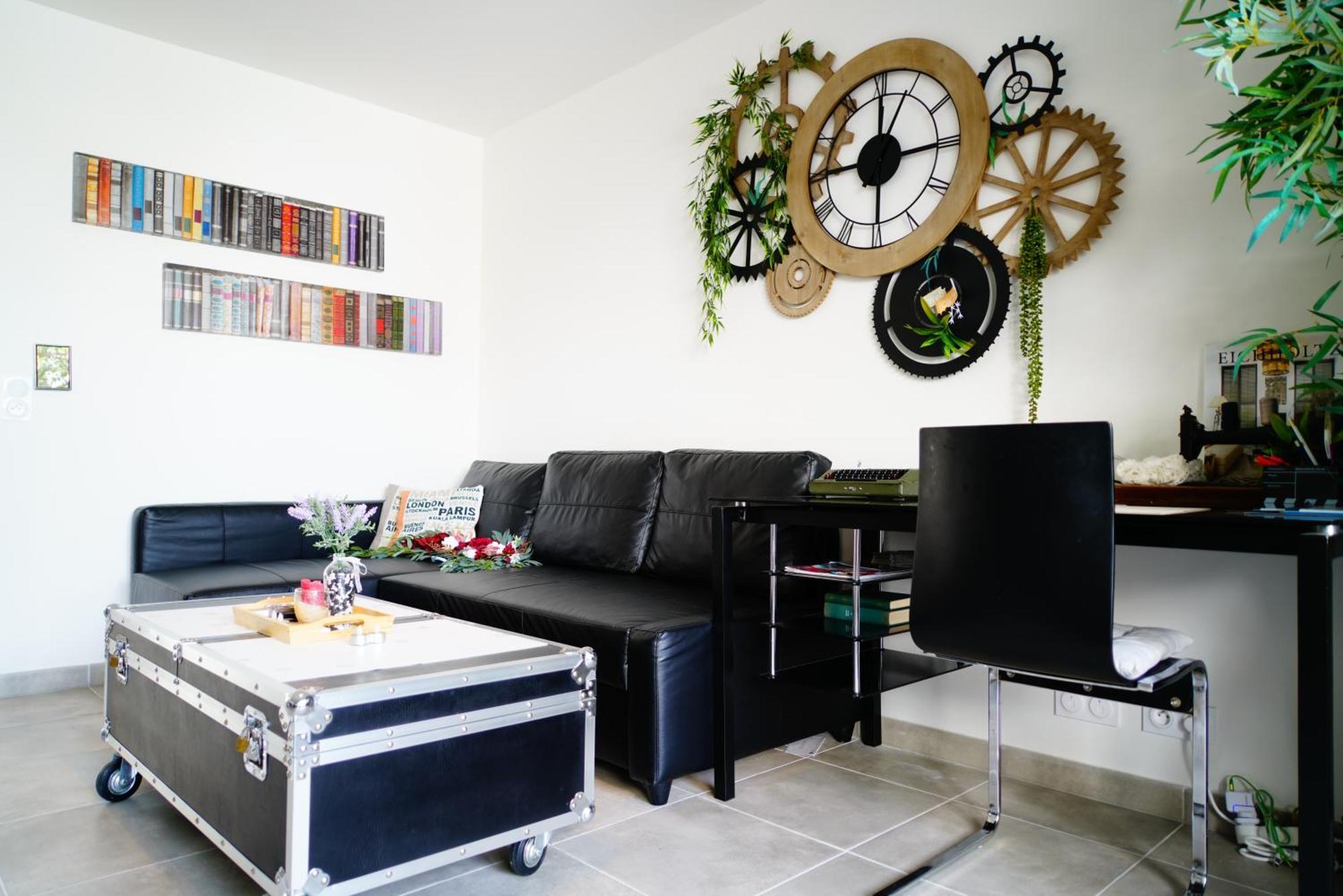 Apartment Paris I 77m Cosy I Proche Metro 11 - Possibility Of Direct Reservation With No Taxe By Asking A Question At Establishment