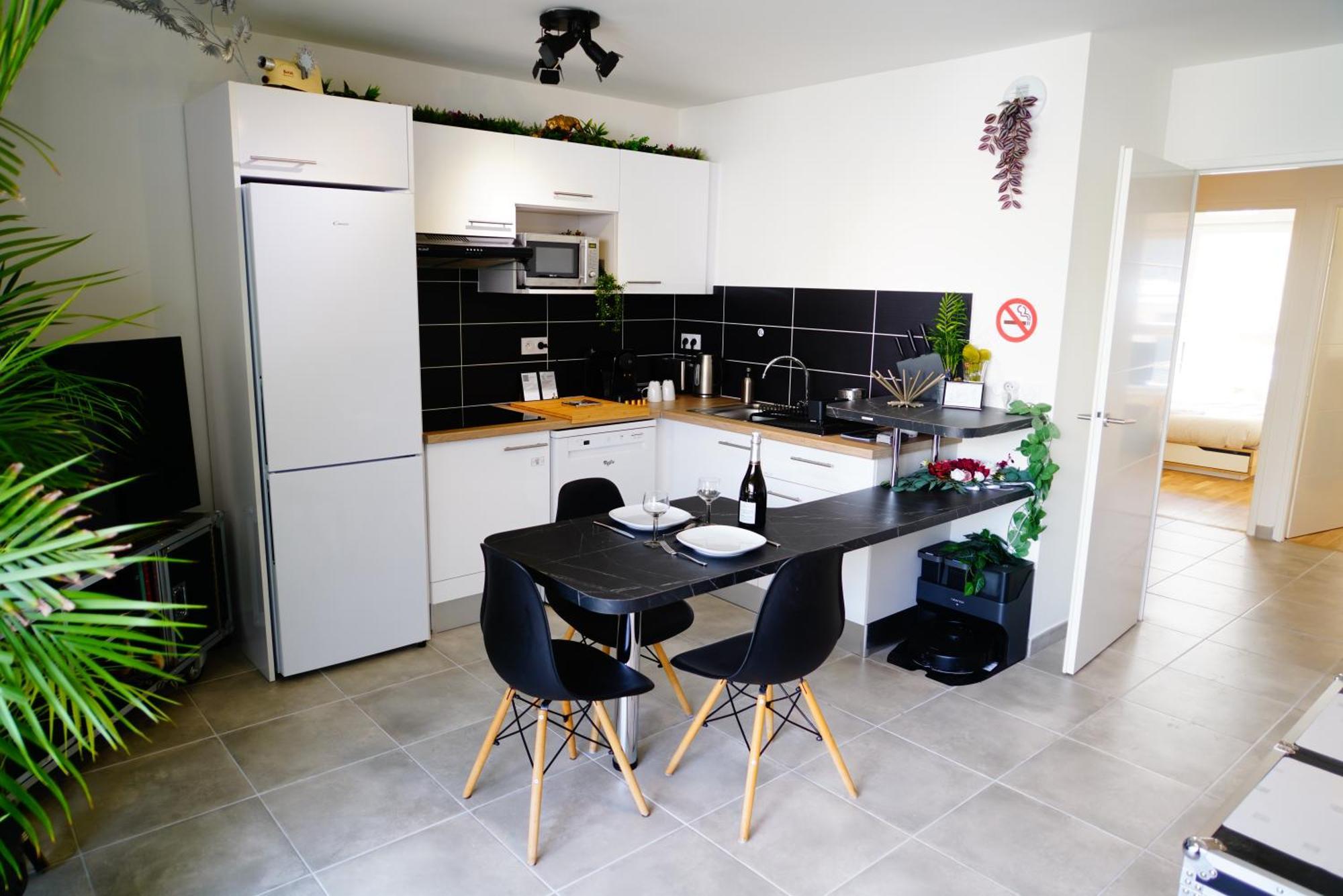 Apartment Paris I 77m Cosy I Proche Metro 11 - Possibility Of Direct Reservation With No Taxe By Asking A Question At Establishment Bagnolet